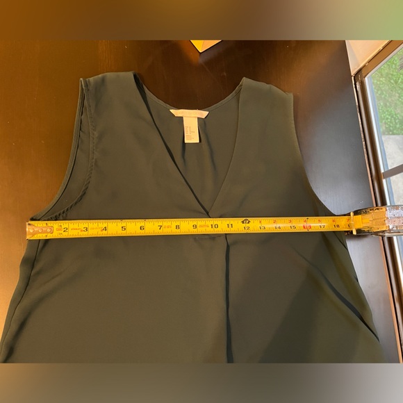 All Conscious Hunter Green Sleeveless Blouse, Size 10 - Picture 3 of 9